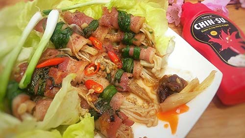 2. Ba chỉ cuộn nấm kim châm