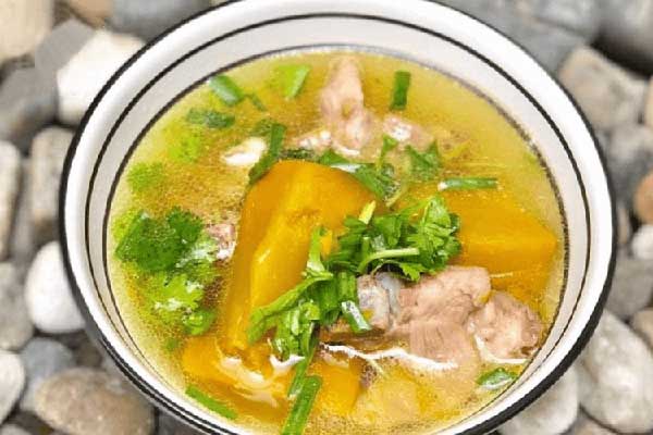 3. Canh xương bí đỏ