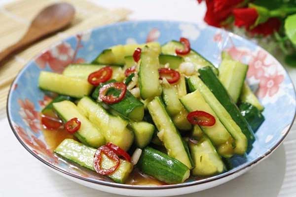 3. Dưa chuột ăn kèm