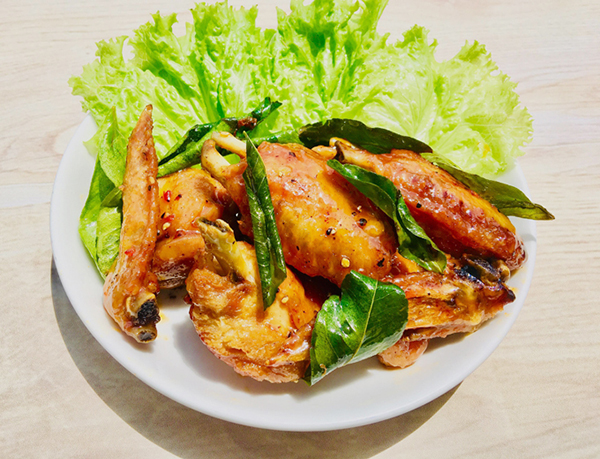 1. Gà rang lá chanh